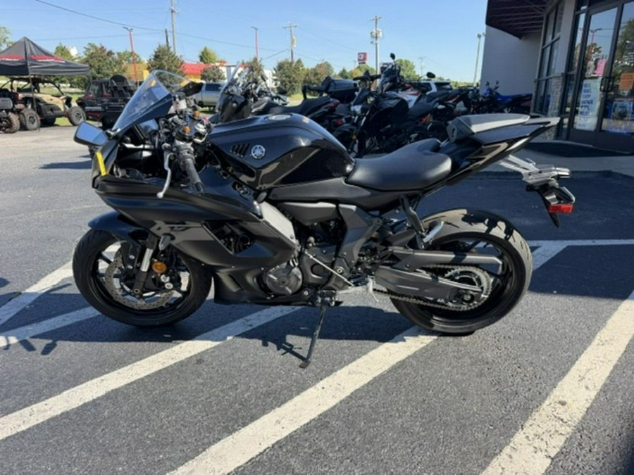 2025 Yamaha YZF-R7