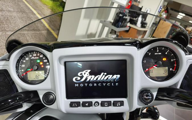 2024 Indian Motorcycle Chieftain® Dark Horse® with PowerBand Audio Package