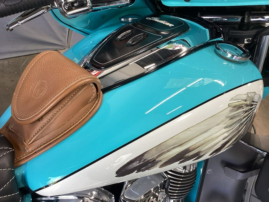 2021 Indian Motorcycle® Roadmaster® Icon Arizona Turquoise/Pearl White