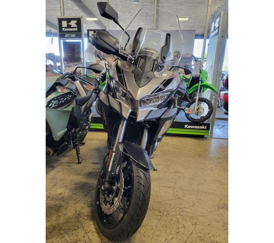 2023 Kawasaki Versys® 1000 SE LT+