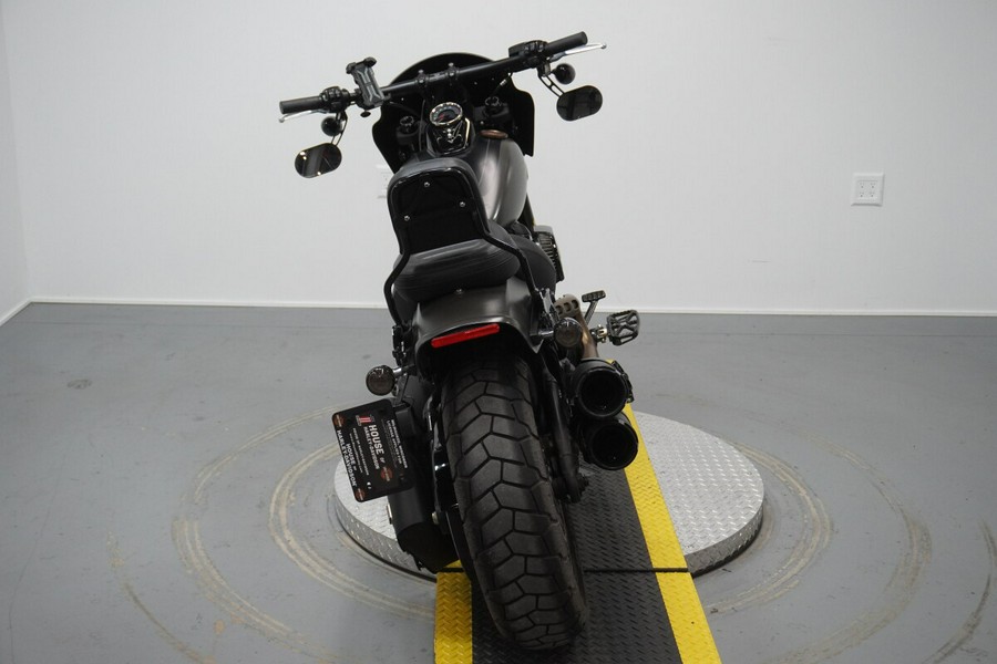 2018 Harley-Davidson® Fat Bob® 114 Industrial Gray Denim