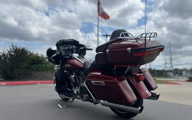 2023 Harley-Davidson® FLHTK Ultra Limited Heirloom Red Fade 659409
