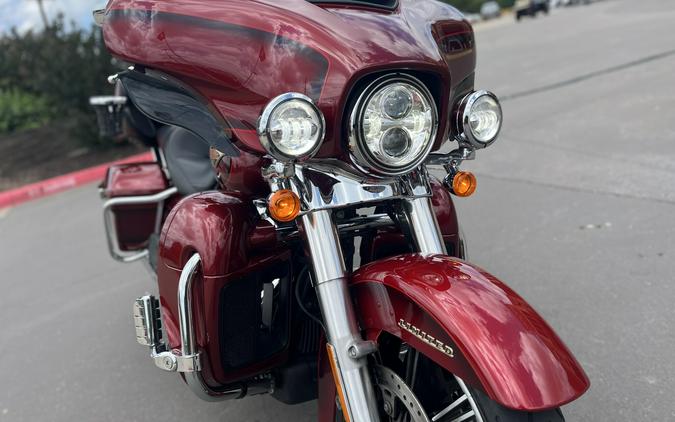 2023 Harley-Davidson® FLHTK Ultra Limited Heirloom Red Fade 659409