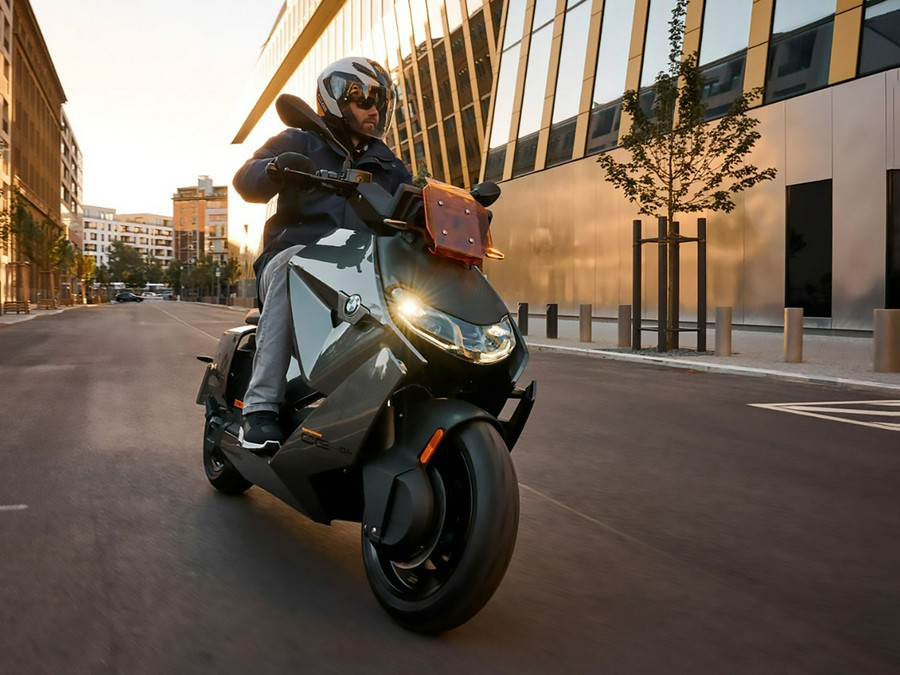 2023 BMW CE 04