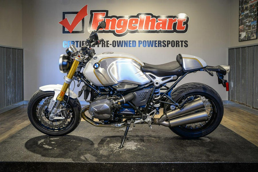 2022 BMW R nineT 719 Mineral White Metallic/Sunset Yellow