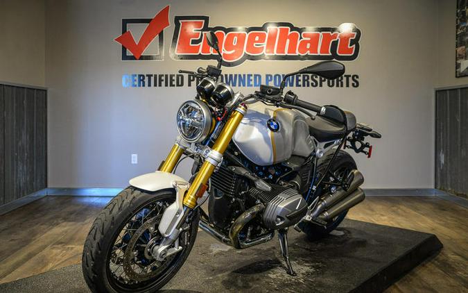 2022 BMW R nineT 719 Mineral White Metallic/Sunset Yellow