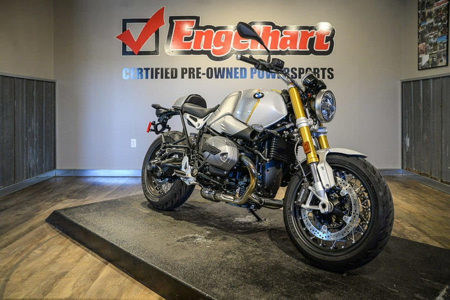 2022 BMW R nineT 719 Mineral White Metallic/Sunset Yellow