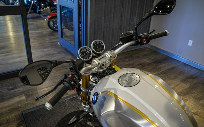 2022 BMW R nineT 719 Mineral White Metallic/Sunset Yellow