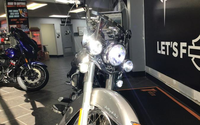 2016 Harley-Davidson® Heritage Softail® Classic Billet Silver