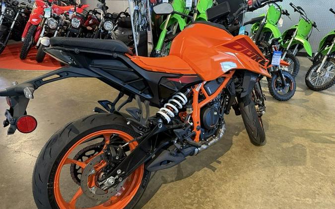 2024 KTM Duke 390