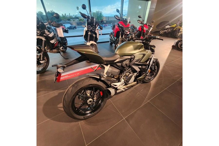 2023 Ducati Streetfighter V2