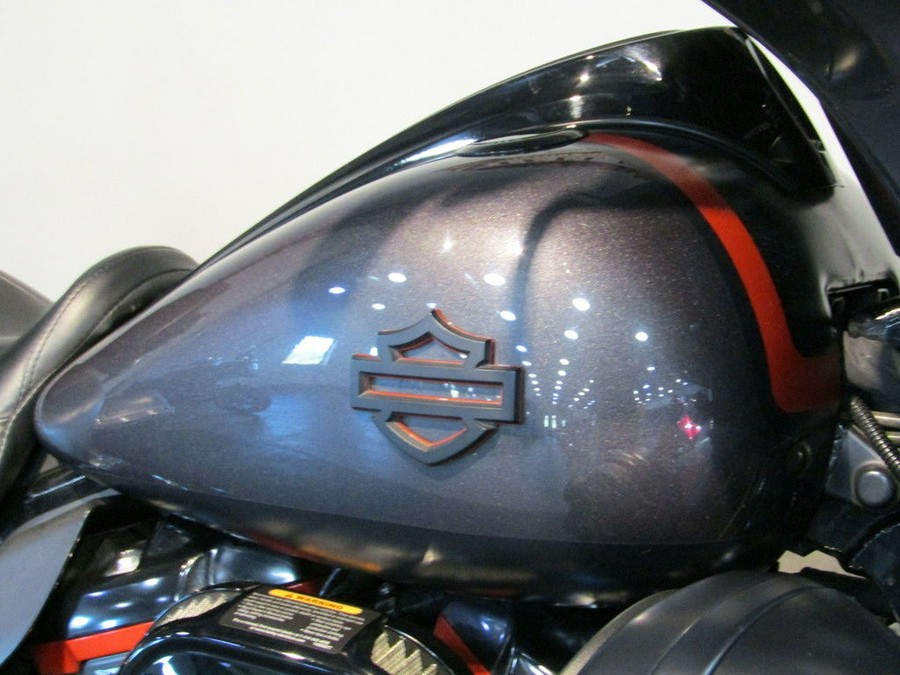 2018 Harley-Davidson® FLHXSE - CVO™ Street Glide®