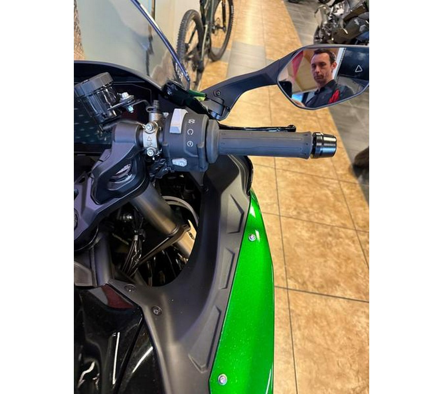 2025 Kawasaki NINJA H2® SX SE ABS