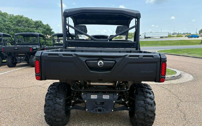 2025 Can-Am Defender HD9