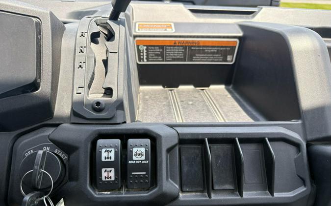 2025 Can-Am Defender HD9