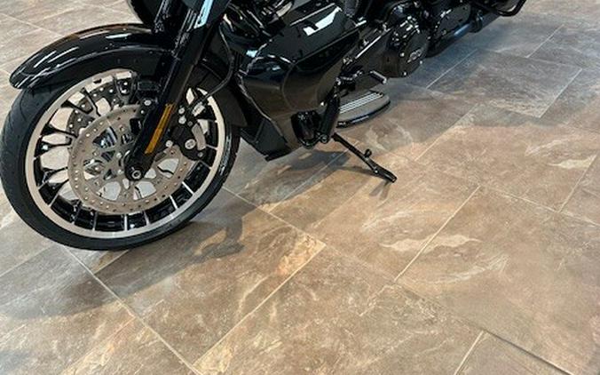 2026 Harley-Davidson® Street Glide Limited Vivid Black Black Trim
