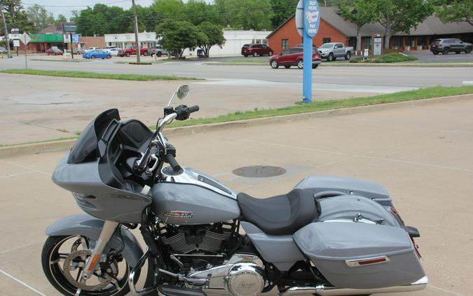 2026 Harley-Davidson Road Glide Solo Model