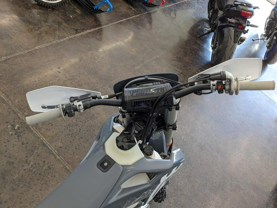 2024 Husqvarna® TE 300 Pro