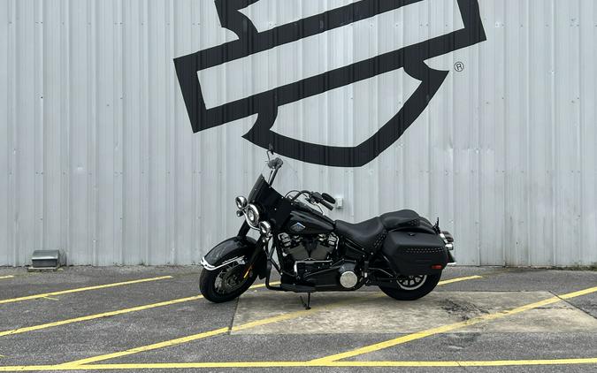2025 Harley-Davidson® Heritage Classic Vivid Black w/Laced Wheels