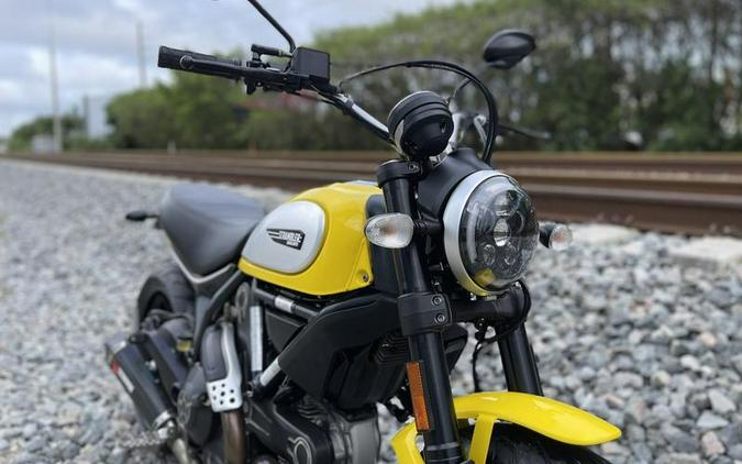 2015 Ducati Scrambler Icon '62 Yellow