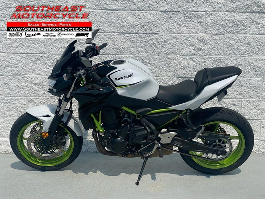 2021 Kawasaki Z650 ABS Pearl Blizzard White/Metallic Spark Black