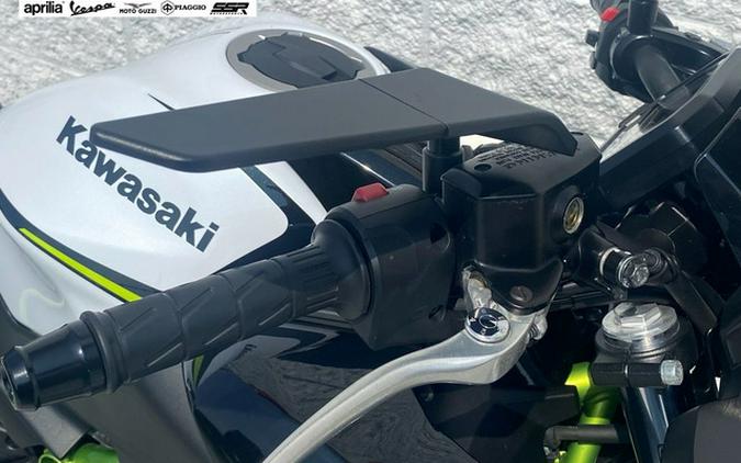 2021 Kawasaki Z650 ABS Pearl Blizzard White/Metallic Spark Black