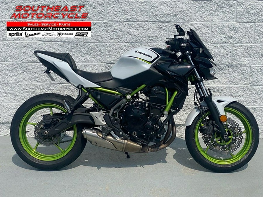 2021 Kawasaki Z650 ABS Pearl Blizzard White/Metallic Spark Black