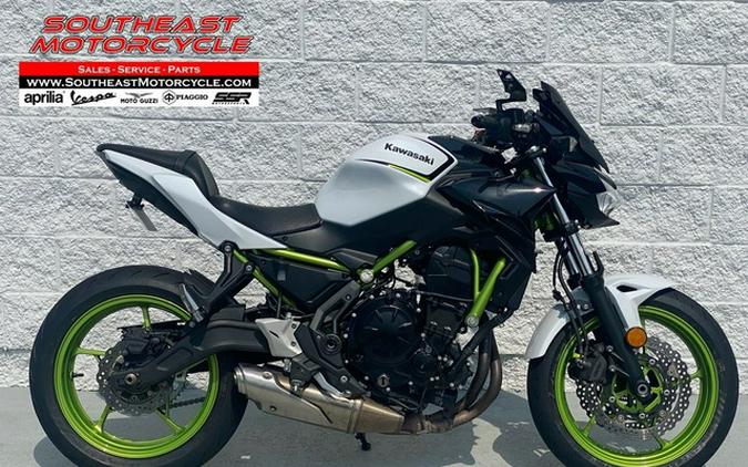 2021 Kawasaki Z650 ABS Pearl Blizzard White/Metallic Spark Black