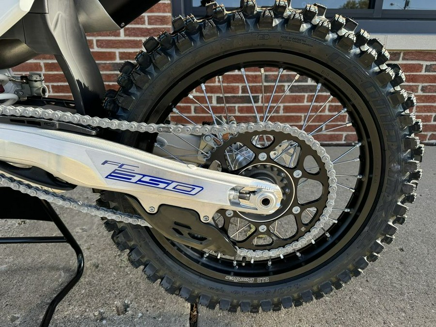 2025 Husqvarna® FC 350 Heritage