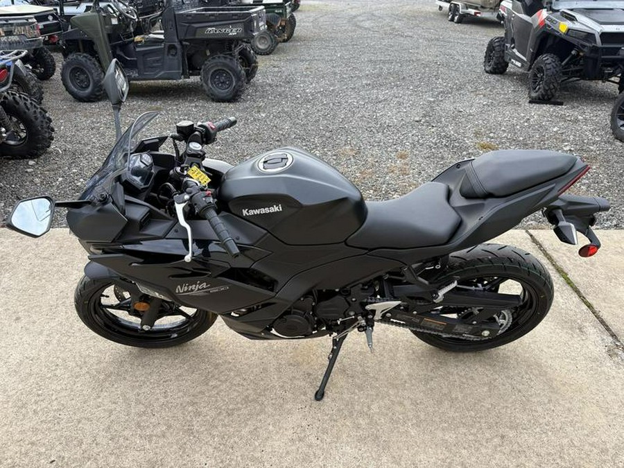 2026 Kawasaki Ninja® 500 ABS Metallic Flat Spark Black