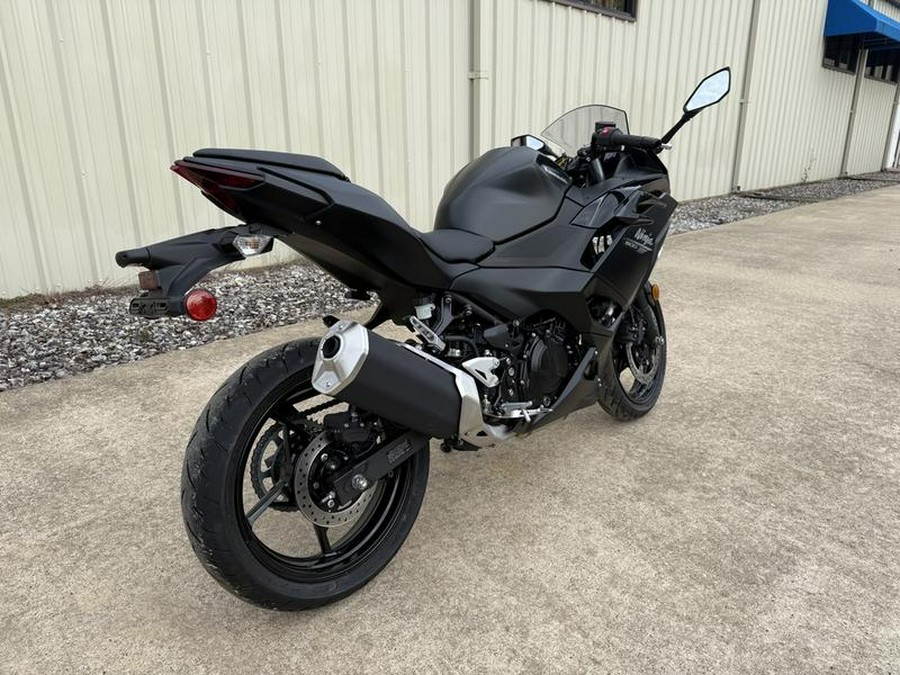 2026 Kawasaki Ninja® 500 ABS Metallic Flat Spark Black