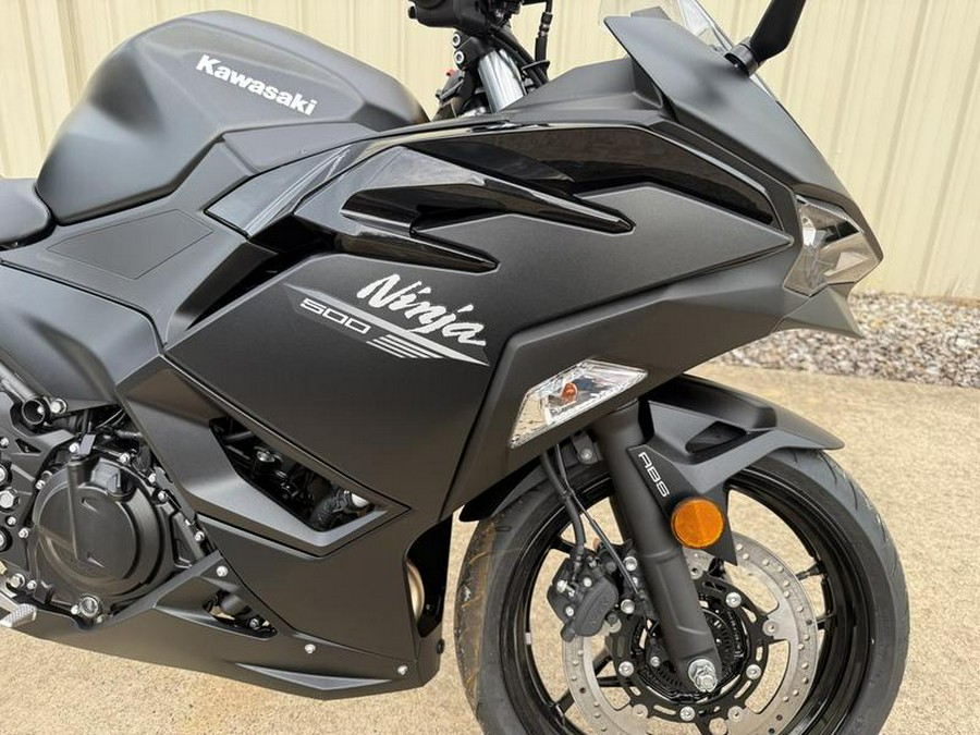 2026 Kawasaki Ninja® 500 ABS Metallic Flat Spark Black