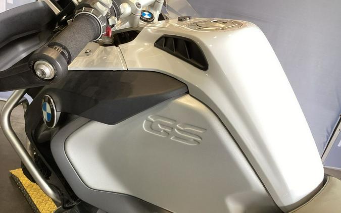 2017 BMW R 1200 GS Adventure Premium Low Suspension Light White