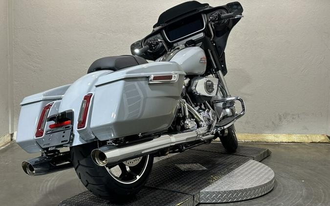 Harley-Davidson Street Glide® 2024 FLHX 84433506 BILLIARD GRAY