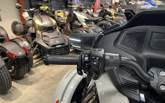 2021 Can-Am® Spyder® RT SE6