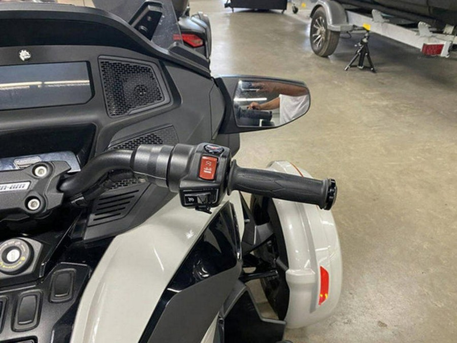 2021 Can-Am® Spyder® RT SE6