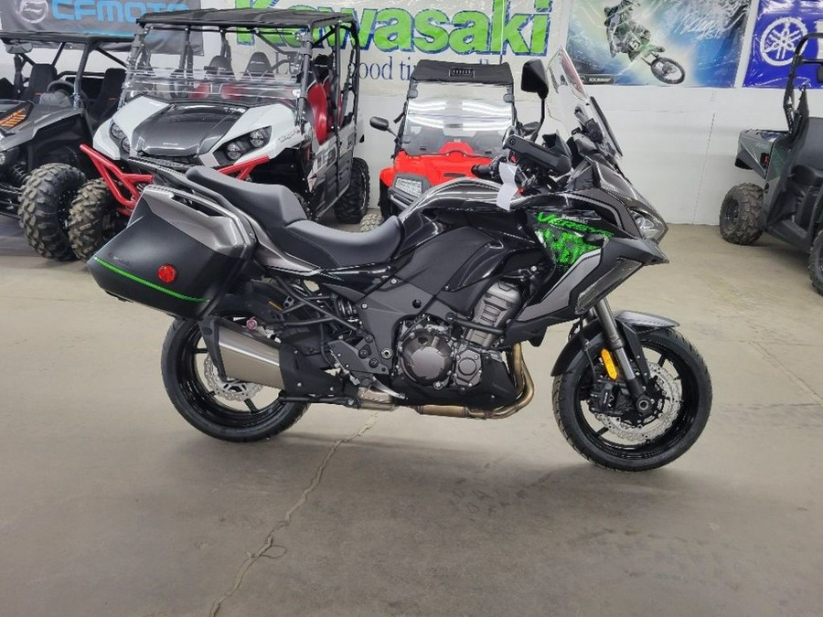 2023 Kawasaki Versys® 1000 SE LT+