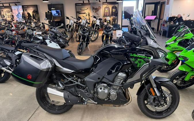 2023 Kawasaki Versys® 1000 SE LT+