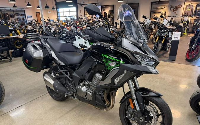 2023 Kawasaki Versys® 1000 SE LT+