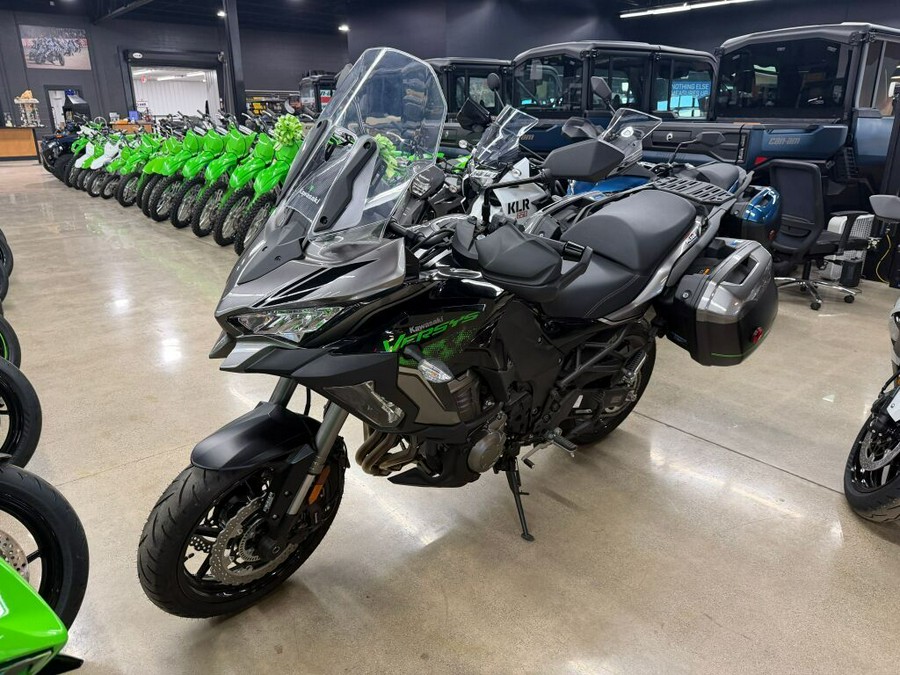 2023 Kawasaki Versys® 1000 SE LT+