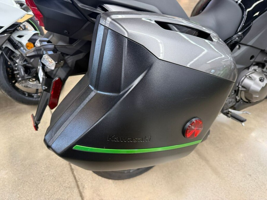 2023 Kawasaki Versys® 1000 SE LT+