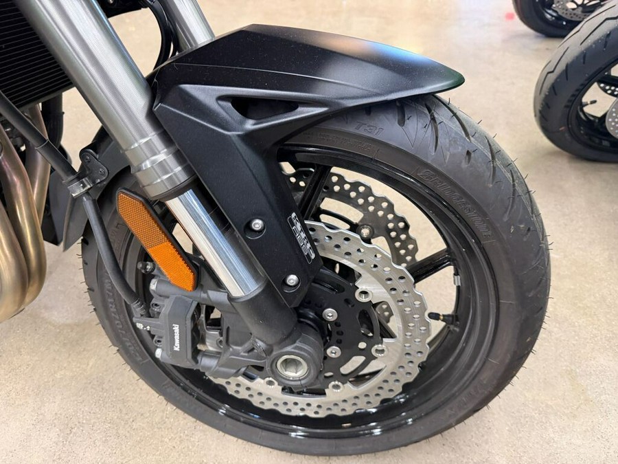 2023 Kawasaki Versys® 1000 SE LT+