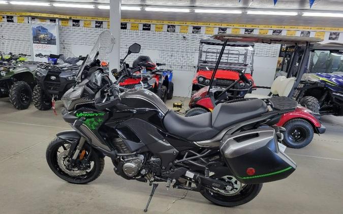 2023 Kawasaki Versys® 1000 SE LT+