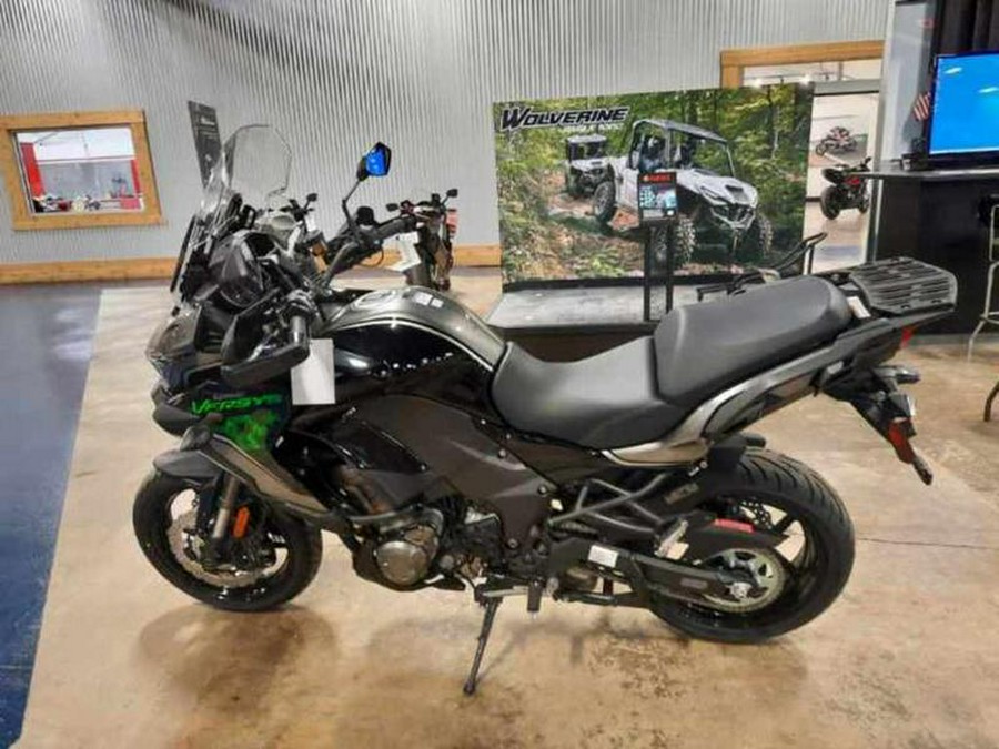 2022 Kawasaki Versys® 1000 SE LT+