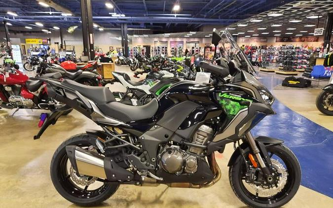 2022 Kawasaki Versys® 1000 SE LT+