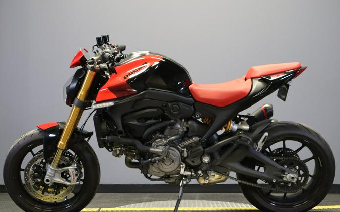 2023 Ducati M937+