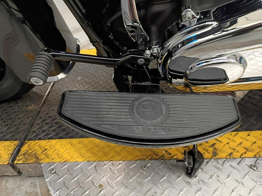 2026 Harley-Davidson® FLHC - Heritage Classic