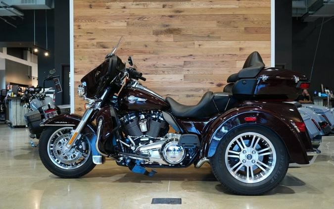 2022 Harley-Davidson Trike FLHTCUTG - Tri Glide Ultra