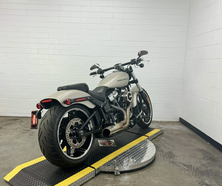 2018 Harley-Davidson Breakout