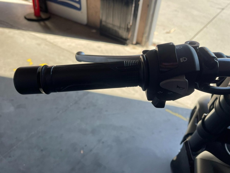 2025 Honda CB300R ABS